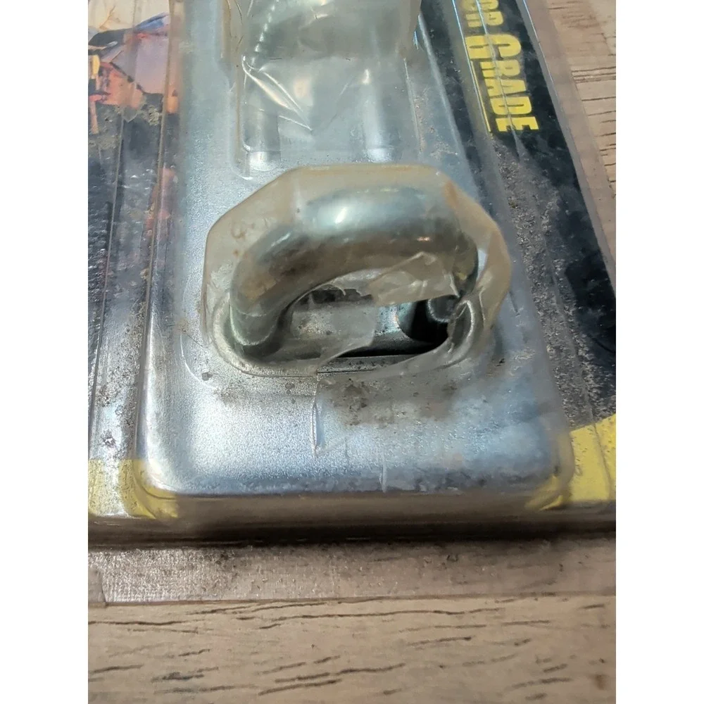 Master Lock 704DPF 4-1/2in High Security Hardened Steel Hasp -